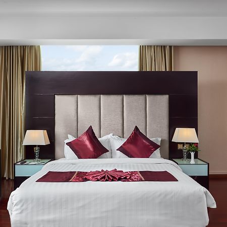 Dara Airport Hotel Phnom Penh Exterior photo