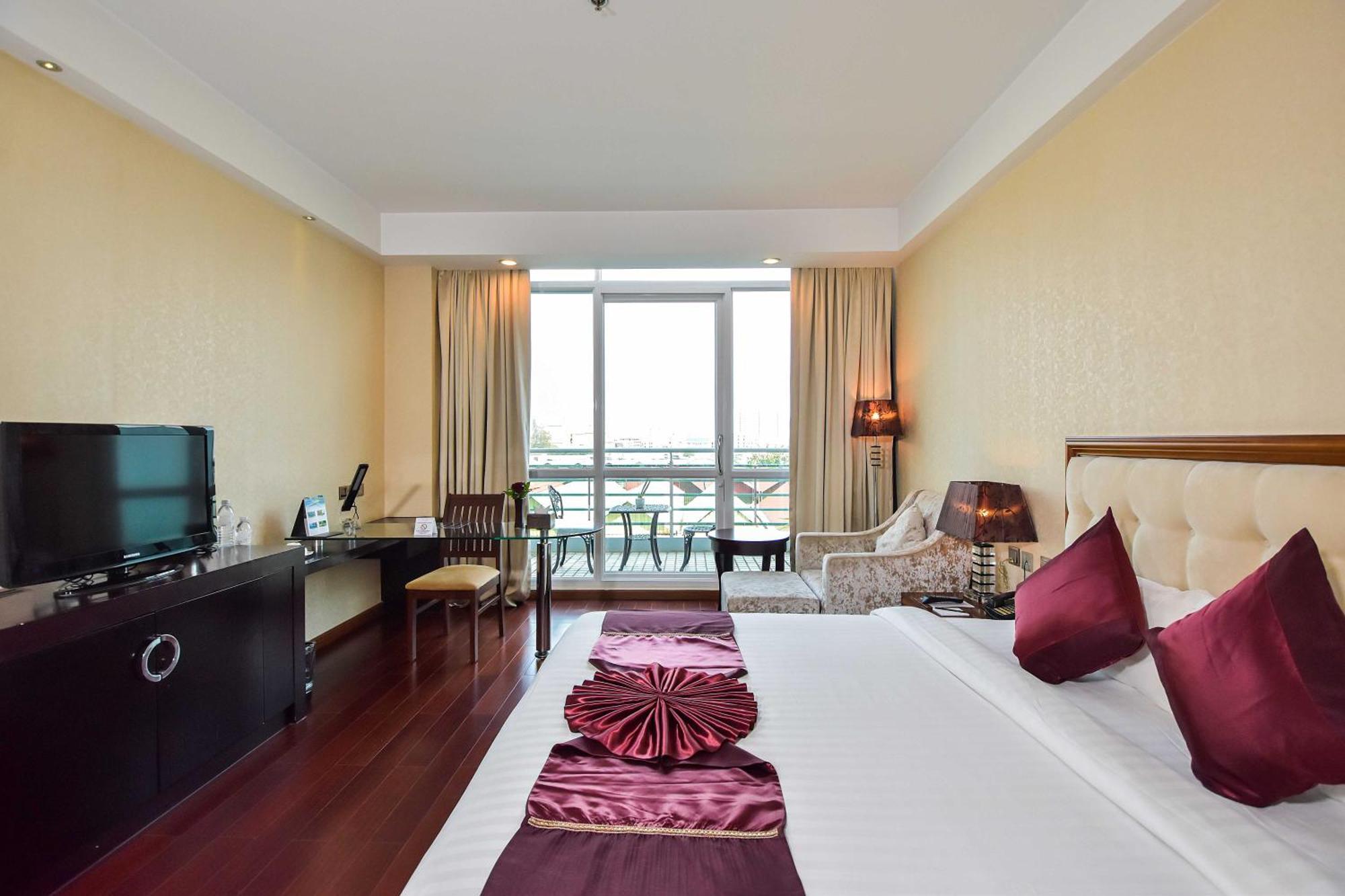 Dara Airport Hotel Phnom Penh Exterior photo
