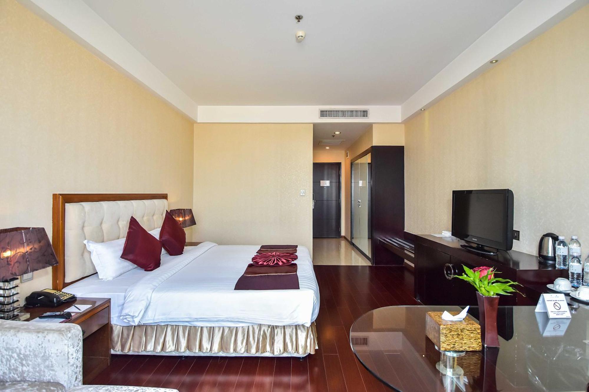 Dara Airport Hotel Phnom Penh Exterior photo